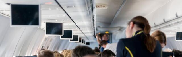 В airBaltic появилось 200 вакансий для бортпроводников — какая у них зарплата?