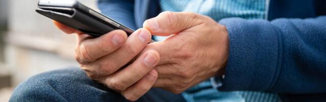 Российские пограничники требуют у путешественников код от мобильника, позволяющий следить за перемещениями владельца