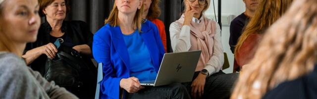 „Никто не напишет о том, что мужчина пришел на прием к президенту в том же галстуке, что и в прошлом году“. Почему женщин в политике так мало?