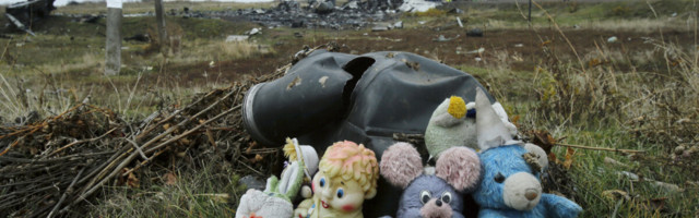 ”Я никогда не прощу Россию”: родственники погибших в рейсе МН17 — о жертвах, суде и попытках жить