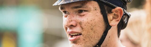 В Испании у нидерландской команды украли 18 велосипедов: нарвский велогонщик оценивает ущерб в более чем 250 тысяч евро