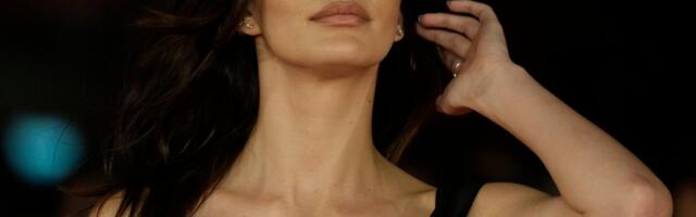 ФОТО | „Какая женщина!“ — бывшая девушка Леонардо Ди Каприо поддерживает Месси и сборную Аргентины на чемпионате мира