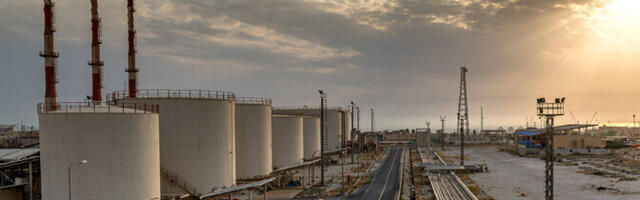 WSJ: Иран ищет способы хранения нефти на фоне морской блокады США