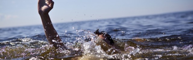 В море вблизи Нарва-Йыэсуу обнаружен женский труп