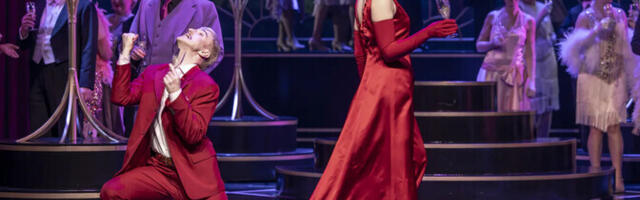 В тартуском театре "Ванемуйне" представили "Травиату" в постановке финского режиссера