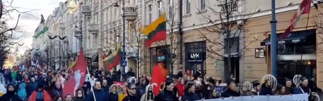 В Литве прошли акции протеста против ковид-паспортов и детской вакцинации