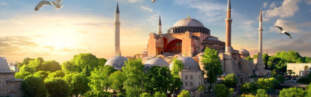 График | За 1500 лет Святая София в Стамбуле была и главным христианским храмом, и мечетью, и музеем. Эрдоган решил возродить османское наследие