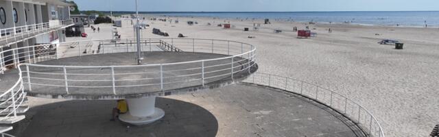 Прохладное и дождливое начало лета заставляет жителей Эстонии искать горящие туры