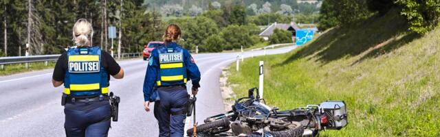 ФОТО | Мотоциклист не справился с управлением и вылетел в кювет