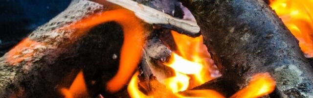Решение сварить макароны на улице в Нарве закончилось вызовом спасателей