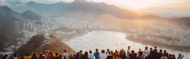 Укололся и поехал: где вакцинация облегчает жизнь туристам