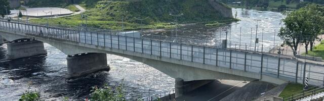 Без штрафов, но с запретами: как прошли выходные на границе в Нарве