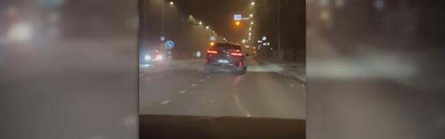 ВИДЕО | На автомобиле фактически без колеса. Пьяный известный бизнесмен снова добавил головной боли полиции         