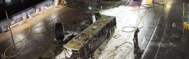 В Швейцарии при пожаре в автобусе погибли шесть человек. Предположительно, это было самосожжение