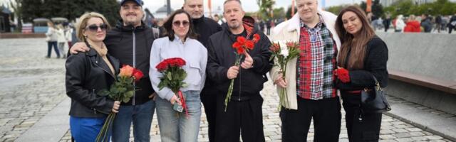 Память, которую не убить: Активисты Прибалтийского землячества возложили цветы на Поклонной горе