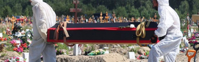 Коронавирус в мире: Россия и Литва - в лидерах избыточной смертности