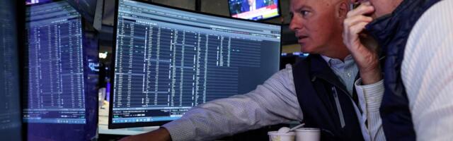 Действия Трампа вселяют в инвесторов неуверенность, но акции пустились в рост