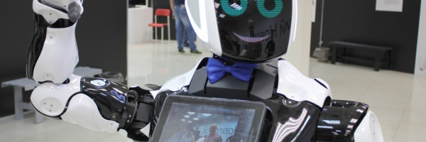 Российский робот начал работу в детском научном центре в Норвегии