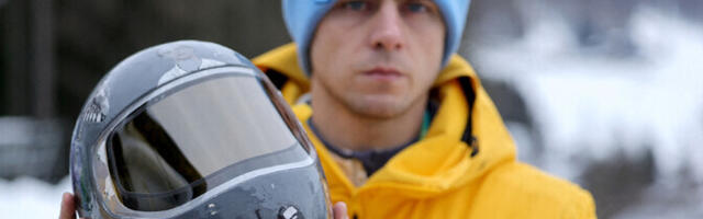 ОИ-2026: украинского скелетониста отстранили за шлем с фото погибших на войне спортсменов