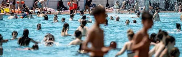 Бассейны на крышах помогут справиться с жарой