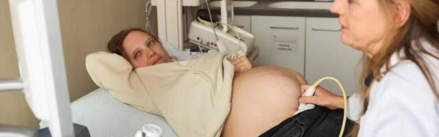 Немка в третий раз забеременела двойней