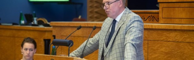 Вотум стал пшиком: националисты не смогли свалить главу Минобороны Эстонии