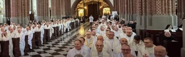 Костелы Польши готовятся к войне