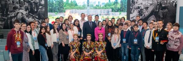 Молодежь из 10 стран приехала в Санкт-Петербурге на проект «Читаем блокадную книгу»