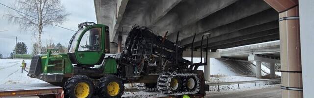 На шоссе Таллинн – Нарва трейлер врезался в мост