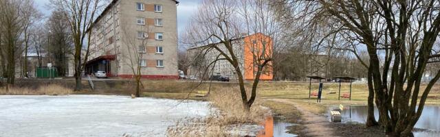 В Нарве спасатели помогли ребёнку выбраться с пруда