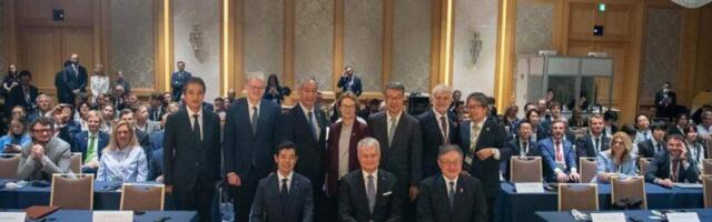 Науседа находится с визитом в Японии, встретится с императором