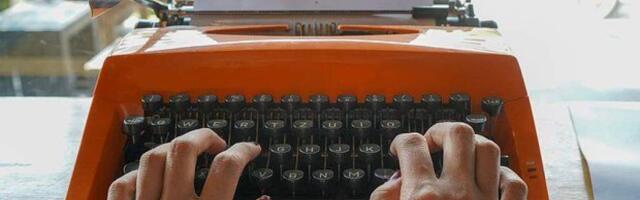 Преподаватель престижного вуза заставила студентов печатать работы на пишущих машинках