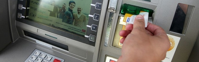 День выплаты пенсий: возле банкоматов поставили наблюдателей