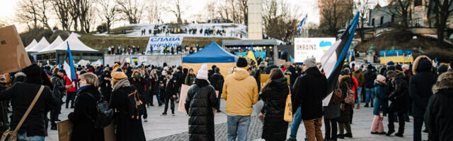 На площади Вабадузе в центре Таллинна зажгут 1000 свечей в поддержку Украины