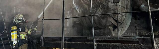 В Кивиыли горело производственное здание Кивиылийского химического комбината (обновлено)