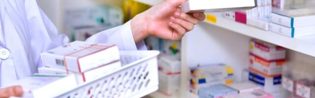 Медицинским работникам хотят разрешить назначать себе рецептурные лекарства