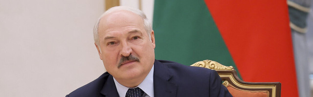 Лукашенко заявил, что Беларусь не будет принимать самолеты из Украины
