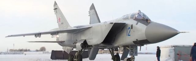 Российского чиновника обвинили в краже четырех истребителей. Он провел в бегах девять лет