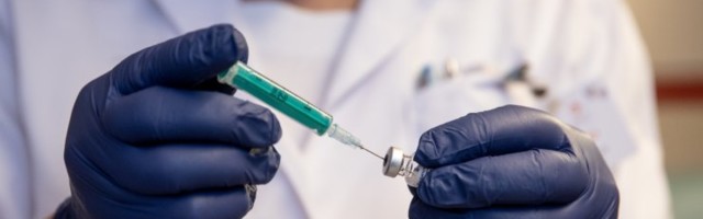 В Эстонии коронавирусом заболели 14 работников здравоохранения, прошедших первый этап вакцинации