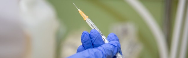 Ученые: новые типы вакцин от COVID-19 потребуются миру в течение ближайших 12 месяцев