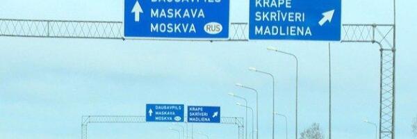 Минсообщения уточнило план замены дорожных указателей