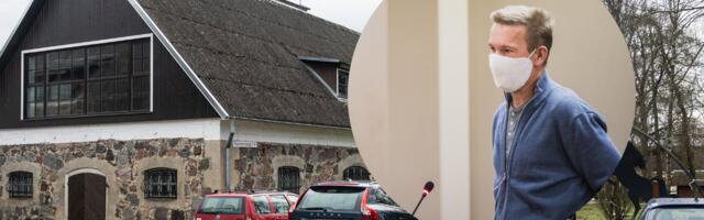 Нарушила ли школа верховой езды закон, сотрудничая с педофилом? Министр юстиции и полиция не согласны друг с другом