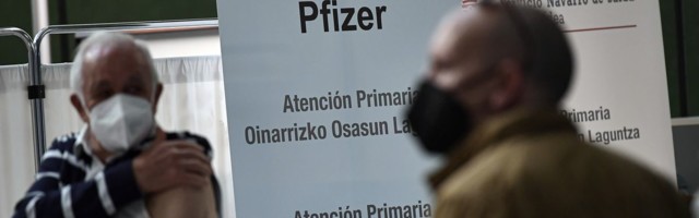 В Испании учителям по ошибке ввели шесть доз вакцины Pfizer