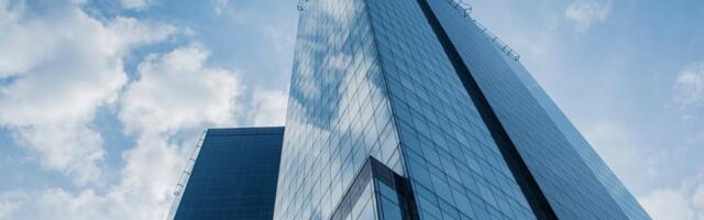 Жилой небоскреб в Сан-Франциско накренился на 66 см