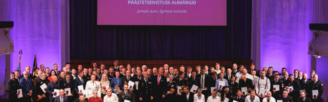 Спасательный департамент наградил знаками отличия 117 человек