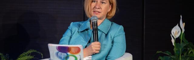 Перлинг: Навешивание ярлыков на Центристскую партию лицемерно