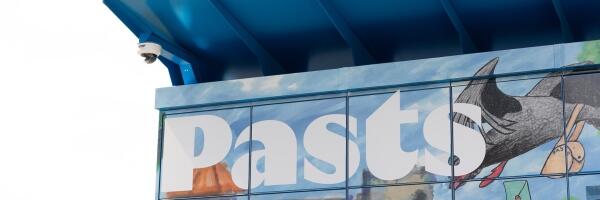 О чем пишет пресса: в Риге продолжается комплектация 10-х классов, почта без «Latvijas»