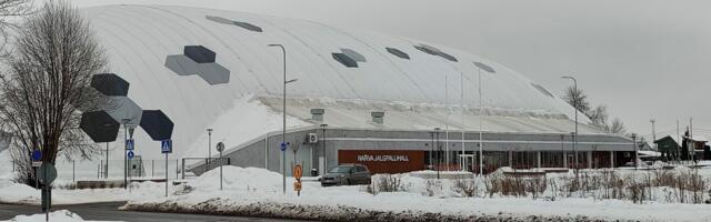 Нарвский футбольный холл за 7 миллионов, который эксперт призывает снести, скоро откроют. Но это не точно