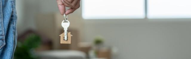 Есть лишние деньги? Купи квартиру! Аналитик: количество арендаторов растет, богатые „паркуют“ свои деньги в дорогую недвижимость
