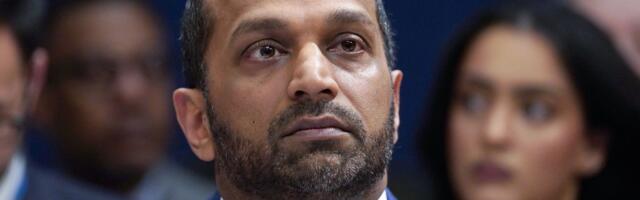 Правдивы ли посты о видео с танцующим главой ФБР, которое нашли в его взломанной почте?